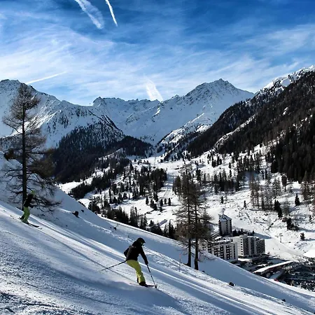 Charming With Valley-view Нанда