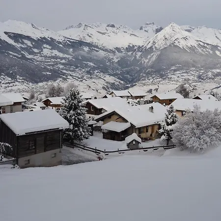 Charming With Valley-view Нанда